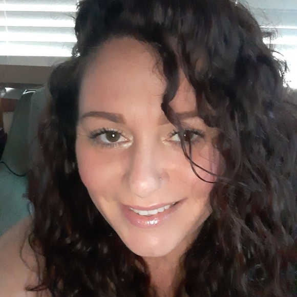 Meet your Posher, Katherine - Picture 1 of 1